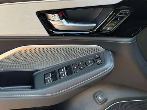 Certified 2024 Acura MDX SH-AWD w/ Technology Package image 17