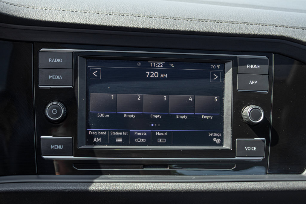 Certified 2024 Volkswagen Jetta SE FWD image 16