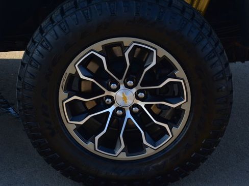 Used 2022 Chevrolet Colorado ZR2 image 11