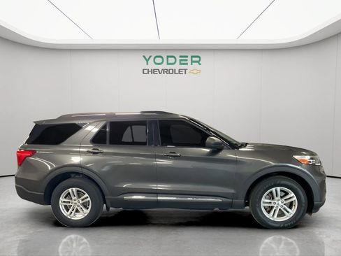 Used 2020 Ford Explorer XLT w/ Equipment Group 202A AWD/4WD image 4
