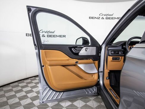 Used 2023 Lincoln Aviator Black Label w/ Dynamic Handling Package image 16