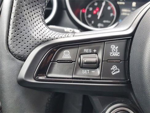 Used 2023 Alfa Romeo Stelvio Ti image 23