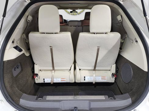 Used 2013 Lincoln MKT FWD image 18