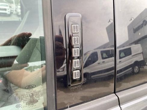 Used 2019 Ford F150 XLT w/ Equipment Group 302A Luxury AWD/4WD image 16