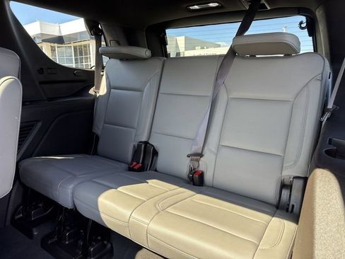 Used 2022 GMC Yukon SLT w/ SLT Luxury Package image 10