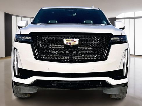 Used 2023 Cadillac Escalade Sport Platinum image 3