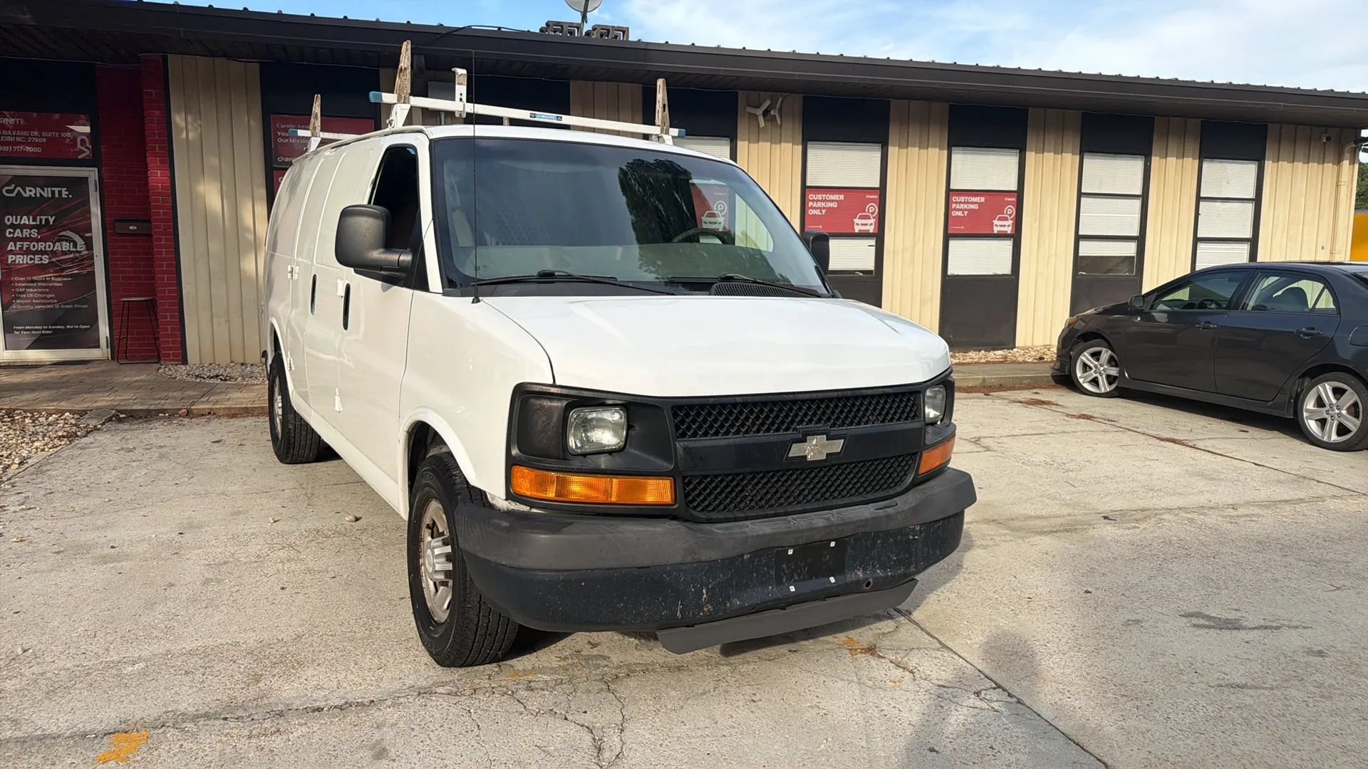 Used 2010 Chevrolet Express 2500 RWD image 15