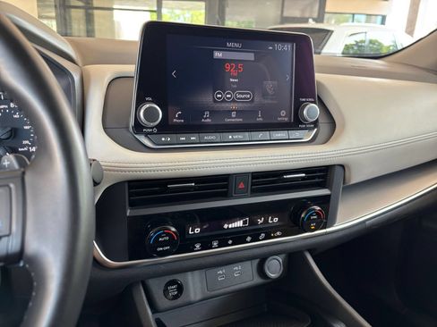 Used 2025 Nissan Rogue SV AWD/4WD image 14