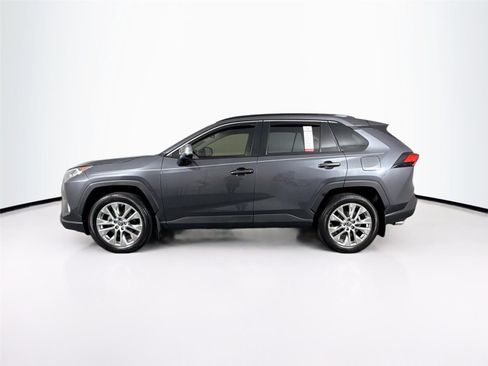 Used 2019 Toyota RAV4 XLE Premium image 12