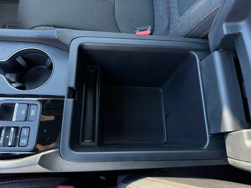 Used 2025 Honda Pilot Sport image 18