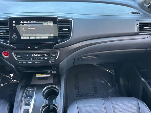 Used 2023 Honda Passport TrailSport image 32