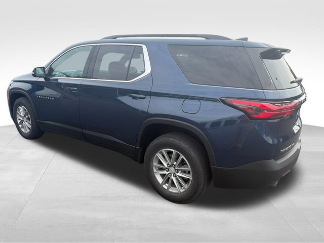 Used 2023 Chevrolet Traverse LT w/ Rear Camera Mirror Package AWD/4WD image 3
