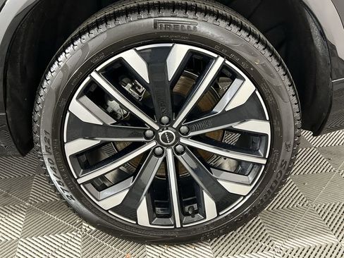 Used 2025 Volvo XC90 B5 Plus image 19