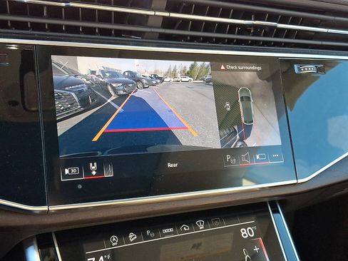 Used 2023 Audi Q8 Prestige image 21