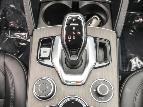 Used 2023 Alfa Romeo Stelvio Ti image 26