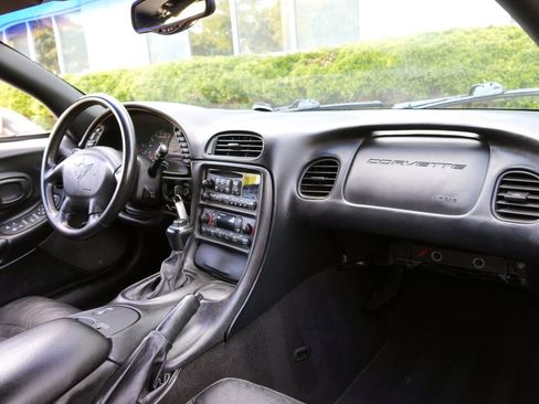 Used 2002 Chevrolet Corvette Convertible w/ Preferred Equipment Group2 RWD image 7