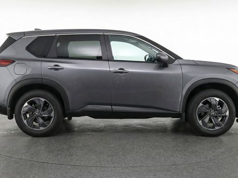 Used 2025 Nissan Rogue SV image 11