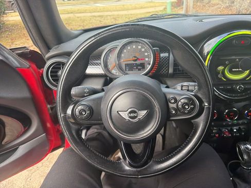 Used 2017 MINI Cooper S image 9