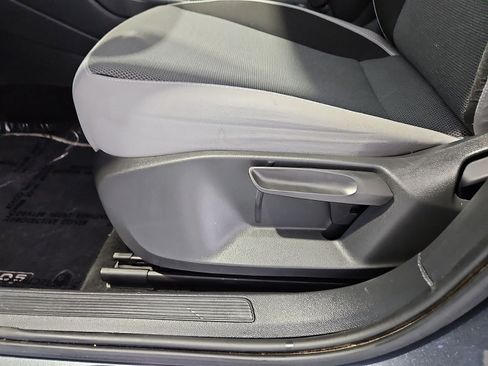 New 2026 Volkswagen Tiguan SE R-Line FWD image 18