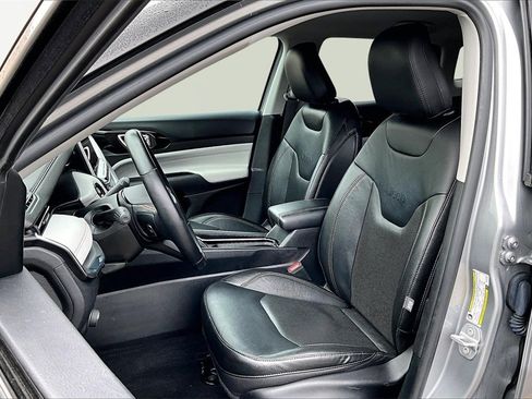 Used 2022 Jeep Compass Limited image 25