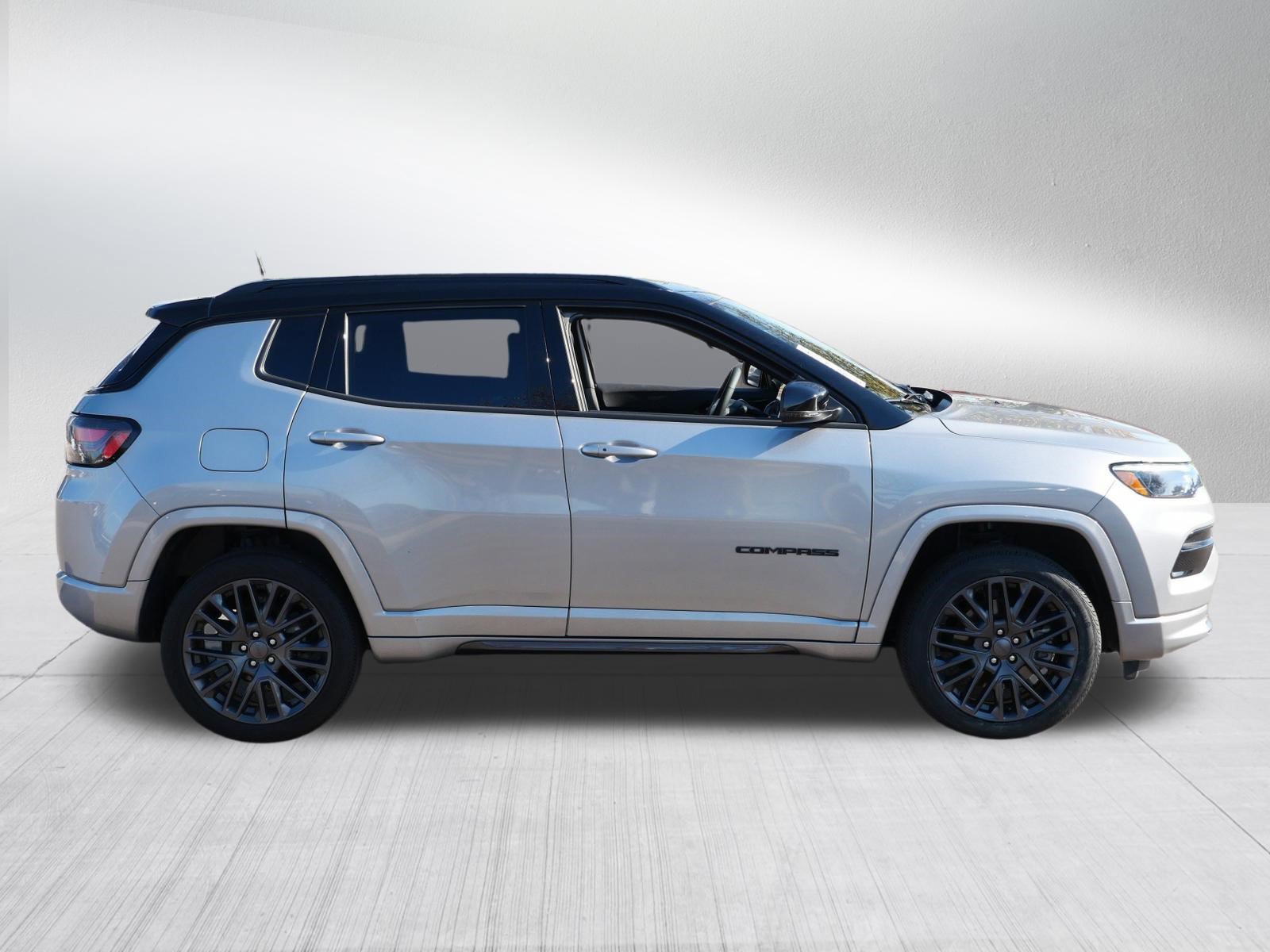 Used 2023 Jeep Compass High Altitude AWD/4WD image 8