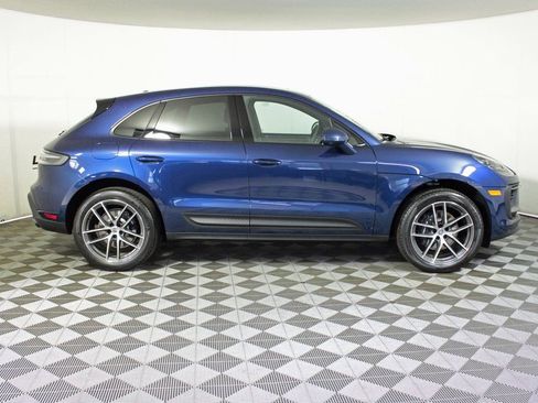 Certified 2026 Porsche Macan AWD/4WD image 8
