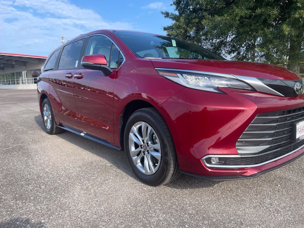 New 2026 Toyota Sienna Limited FWD image 9