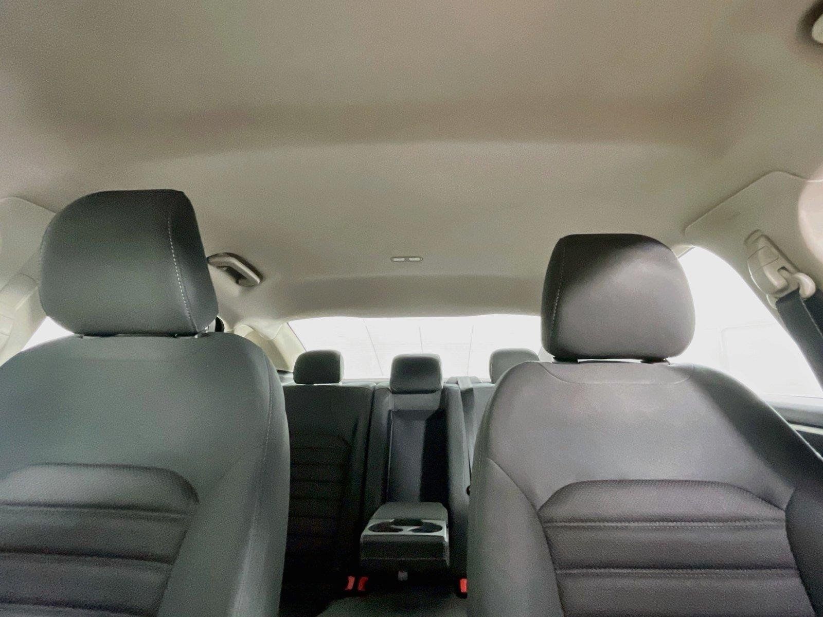 Used 2019 Ford Fusion SE FWD image 11
