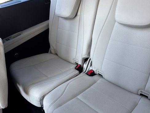 Certified 2025 Mercedes-Benz GLS 450 4MATIC image 17