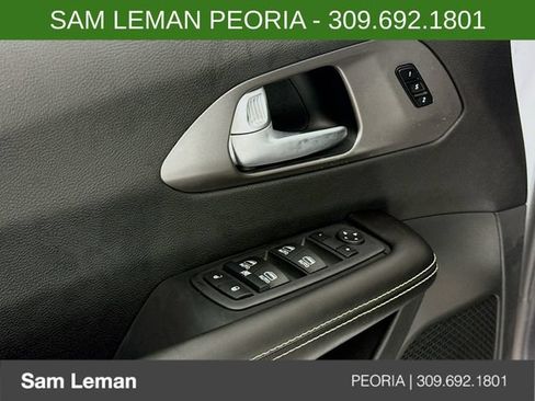 New 2026 Chrysler Pacifica Select w/ S Appearance Package FWD image 17