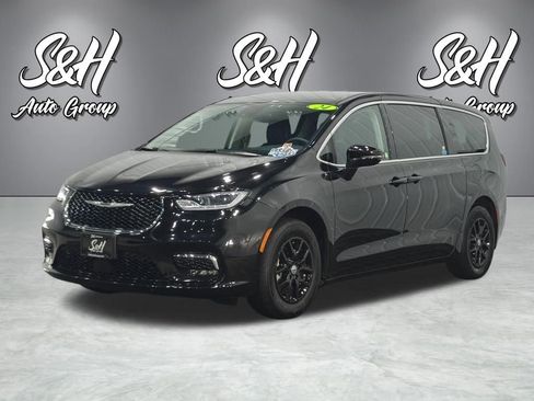 Used 2024 Chrysler Pacifica Touring-L image 13