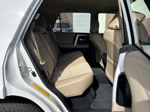 Certified 2023 Toyota 4Runner SR5 Premium AWD/4WD image 28