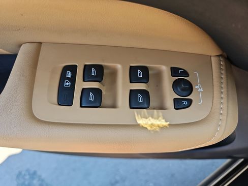 Used 2023 Volvo XC60 B5 Ultimate w/ Protection Package Premier image 29