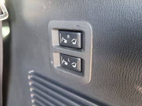 Used 2018 Nissan Armada SL w/ Premium Package image 9