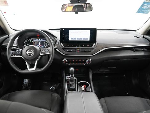 Used 2023 Nissan Altima 2.5 SV w/ SV Premium Package AWD/4WD image 14