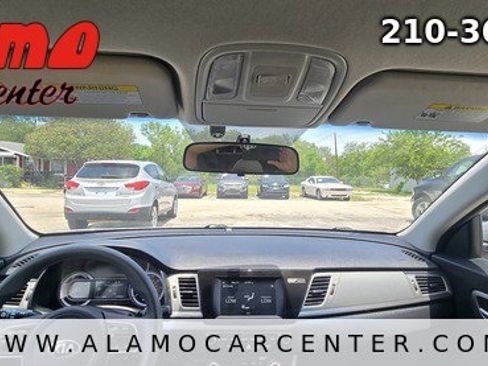 Used 2019 Kia Niro FE FWD image 36