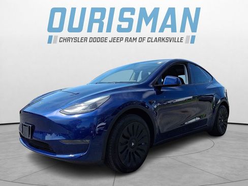 Used 2024 Tesla Model Y Long Range AWD/4WD image 3