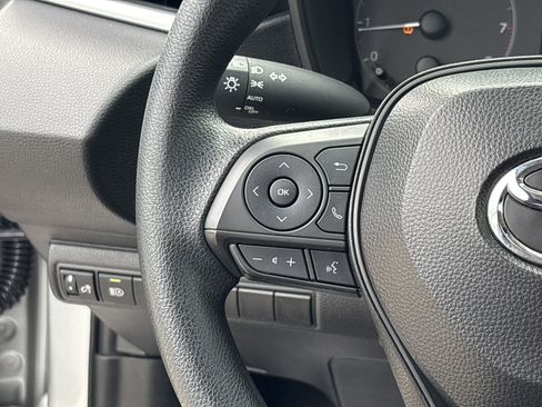 Used 2025 Toyota Corolla LE image 24