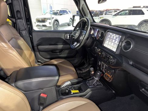 Used 2020 Jeep Gladiator Overland w/ Dual Top Group image 24