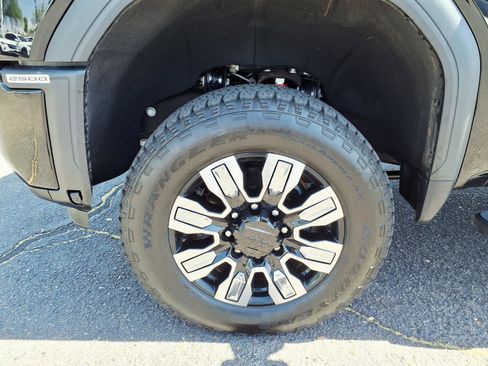 Certified 2025 GMC Sierra 2500 Denali image 11