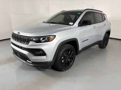 New 2026 Jeep Compass Latitude AWD/4WD image 4