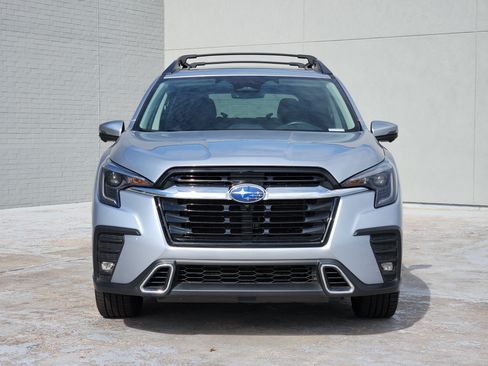 Used 2023 Subaru Ascent Touring AWD/4WD image 3