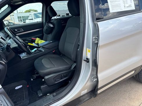 Used 2019 Ford Explorer XLT FWD image 11