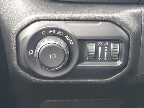 Used 2022 Jeep Wrangler Unlimited Sahara image 22