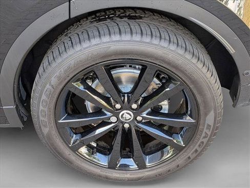 Certified 2024 Jaguar E-PACE R-Dynamic SE image 19