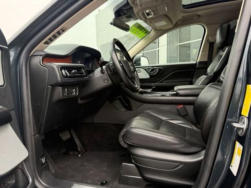 Used 2022 Lincoln Aviator Grand Touring w/ Equipment Group 301A AWD/4WD image 18