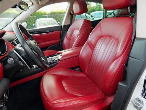 Used 2019 Maserati Levante image 21