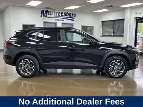 Used 2024 Chevrolet Trax LT w/ Driver Confidence Package FWD image 4