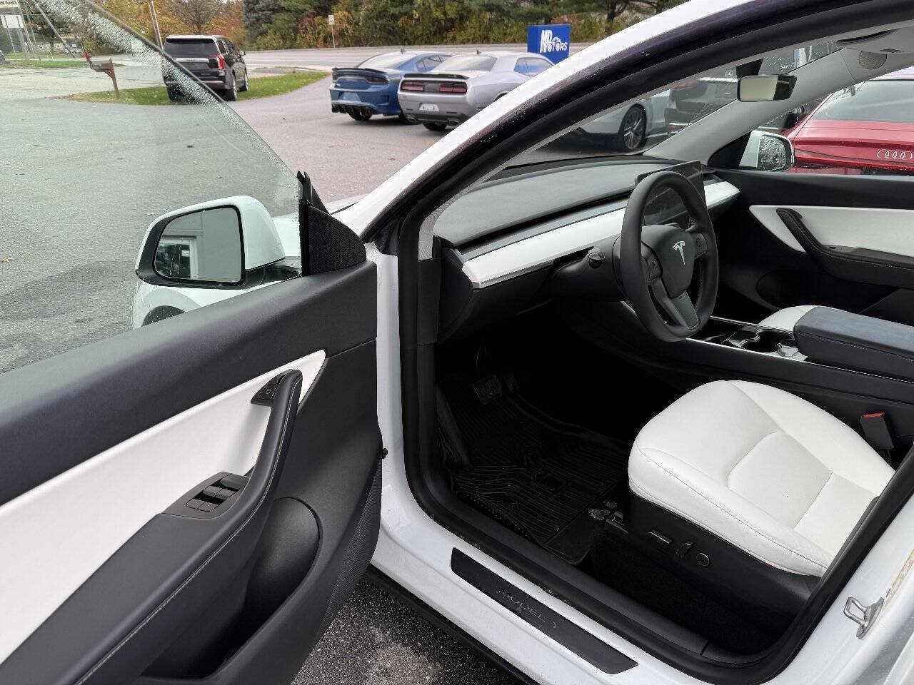 Used 2021 Tesla Model Y Long Range AWD/4WD image 15