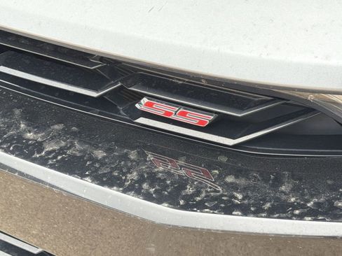 Used 2019 Chevrolet Camaro SS RWD image 6